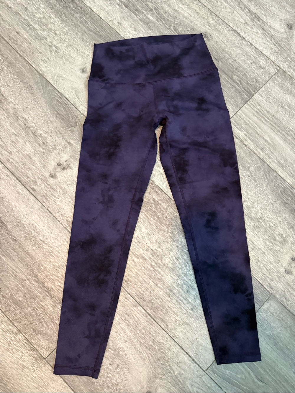FLEO Purple Black Tie-Dye Leggings – Medium